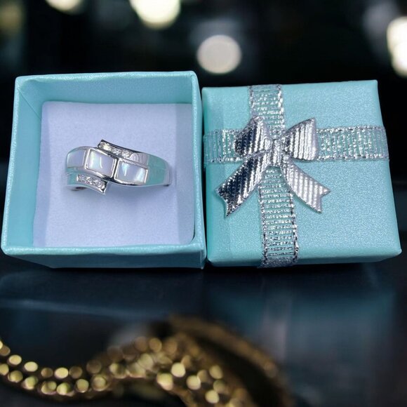 Lia Sophia Mother Of Pearl Ring Silver Tone Crystal Accent Modern Minimalist Chi - Picture 1 of 9